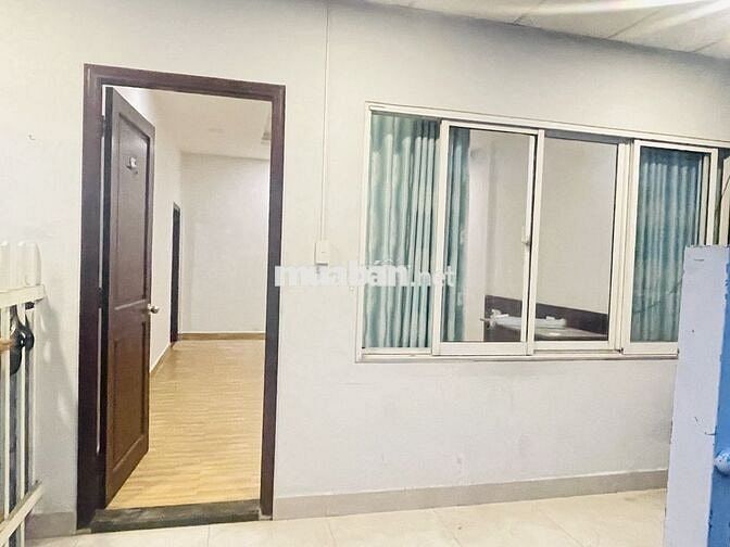 Cho thuê phòng trống làm văn phòng ngay Ngã Tư Thủ Đức