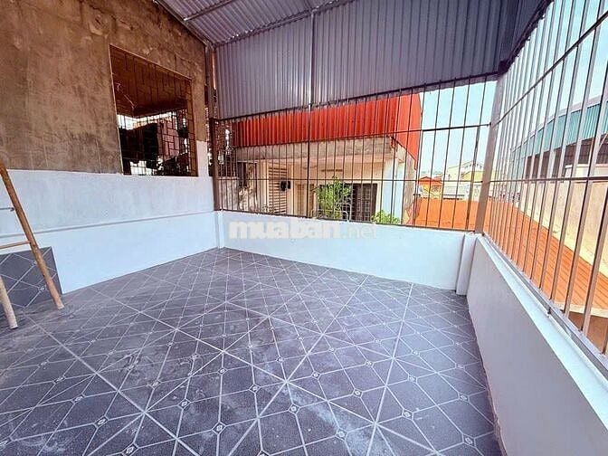 Bán nhà quận Tây Hồ, dân xây 5 tầng, 27m2, 7.95 tỷ