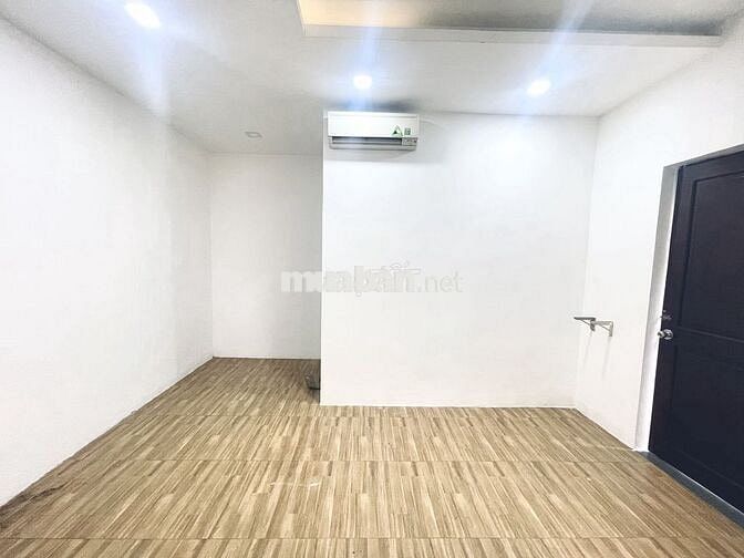 Cho thuê phòng trống làm văn phòng ngay Ngã Tư Thủ Đức