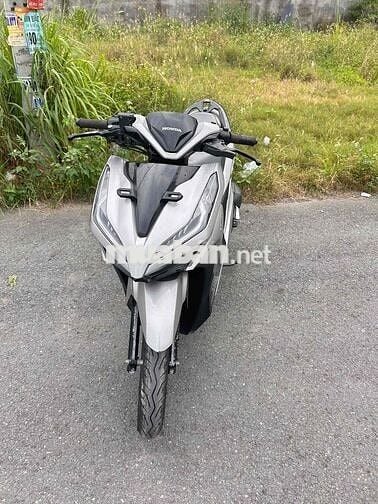 mình cần bán chiếc vario 150 indo và AB 2019