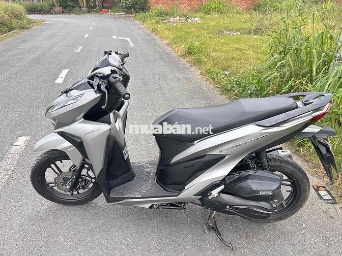 mình cần bán chiếc vario 150 indo và AB 2019