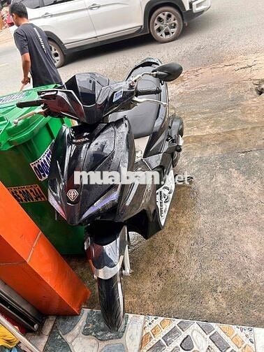 mình cần bán chiếc vario 150 indo và AB 2019