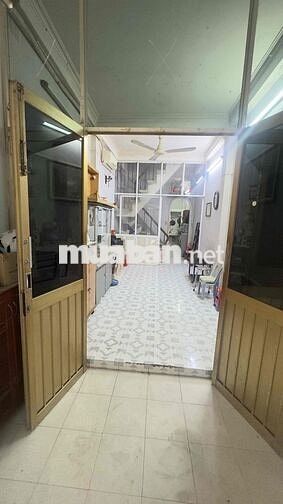 Bán nhà đường Trần Hưng Đạo gần ngay Q1, hẻm 3m thông thoáng