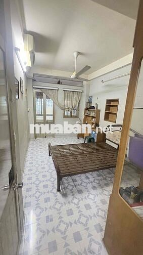 Bán nhà đường Trần Hưng Đạo gần ngay Q1, hẻm 3m thông thoáng