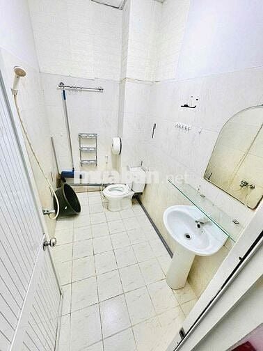 Văn Phòng, ban công đẹp giá rẻ mặt tiền Bạch Đằng P2 TB sân bay TSN