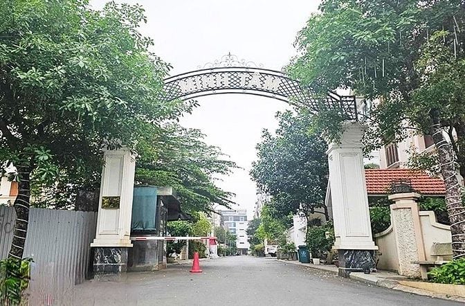 ĐẤT ĐÓN ĐẦU CẦU TRẦN HƯNG ĐẠO,CỔ LINH - HỒNG TIẾN. 98m2,MT10m. 18,5 TỶ