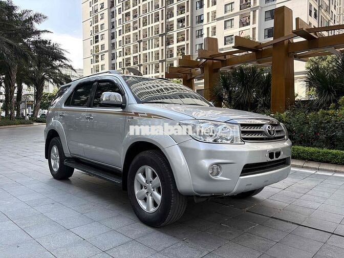 Toyota Fortuner 2011 2.5g máy dầu số sàn