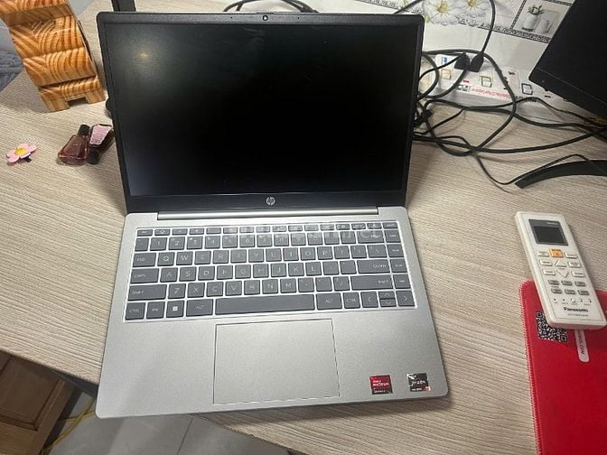 Laptop HP 14" R5 7520U/16GB/512GB