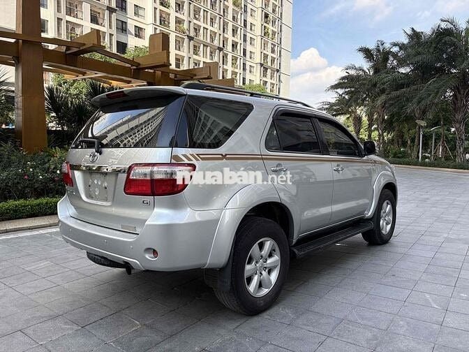 Toyota Fortuner 2011 2.5g máy dầu số sàn