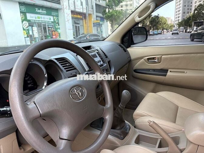 Toyota Fortuner 2011 2.5g máy dầu số sàn