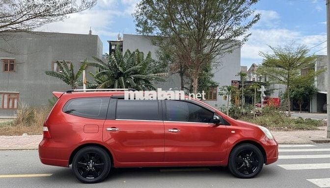 Bán xe Nissan Livina Sx 2011 số sàn