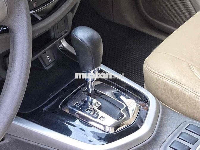 Nissan Navara 2016 NP300 EL 4x2 AT - 120000 km