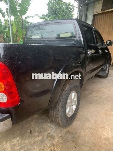 Toyota Hilux 2009 Đen 5 chỗ