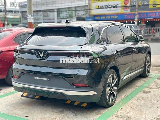 Vinfast VF8 Plus 2022 Đen/Kem Hồ Sơ Sẵn Bấm Số