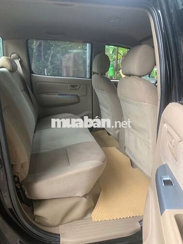 Toyota Hilux 2009 Đen 5 chỗ