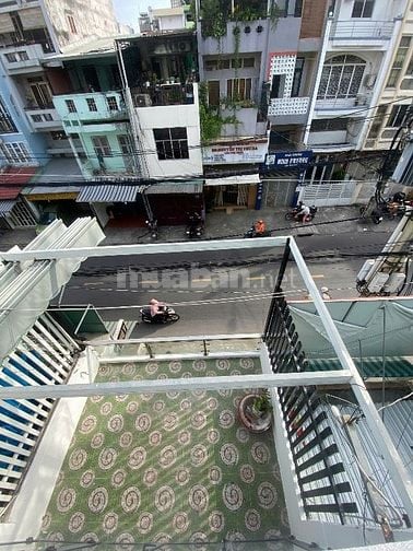 Nhà mặt tiền đường Lạc Long Quân. 5 tầng mới đẹp. 3,9m x 14m. 