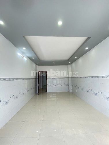 Nhà mặt tiền đường Lạc Long Quân. 5 tầng mới đẹp. 3,9m x 14m. 
