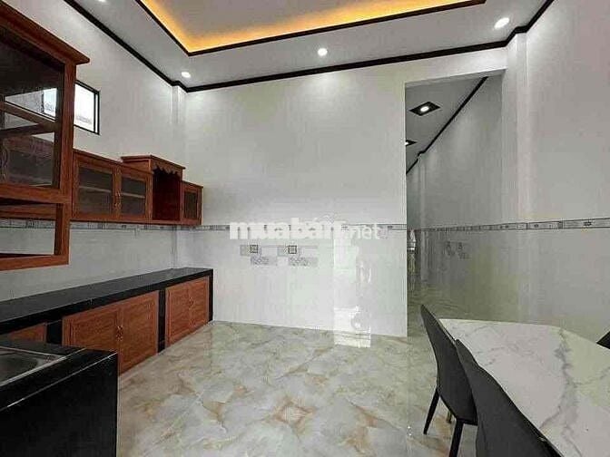 nhà cấp 4 gần chợ Hưng Long 105m2