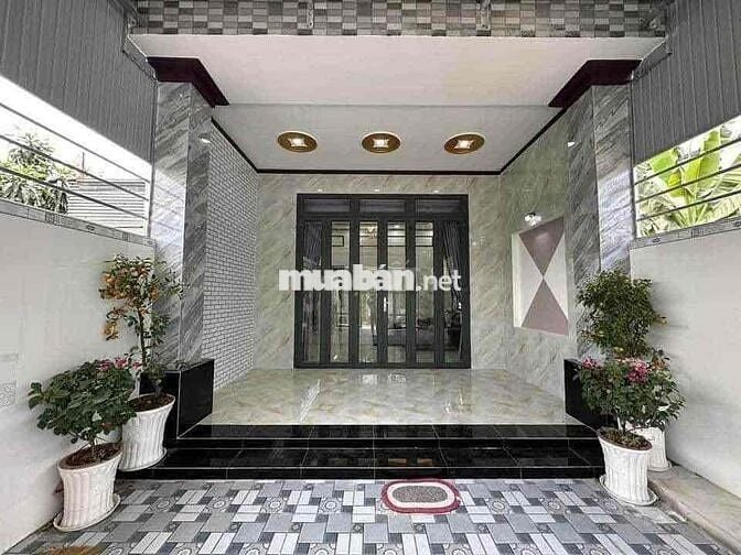 nhà cấp 4 gần chợ Hưng Long 105m2