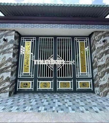 nhà cấp 4 gần chợ Hưng Long 105m2