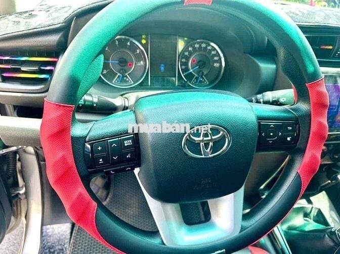 Toyota Fortuner 2017 Dầu Số sàn 68000 km Xám
