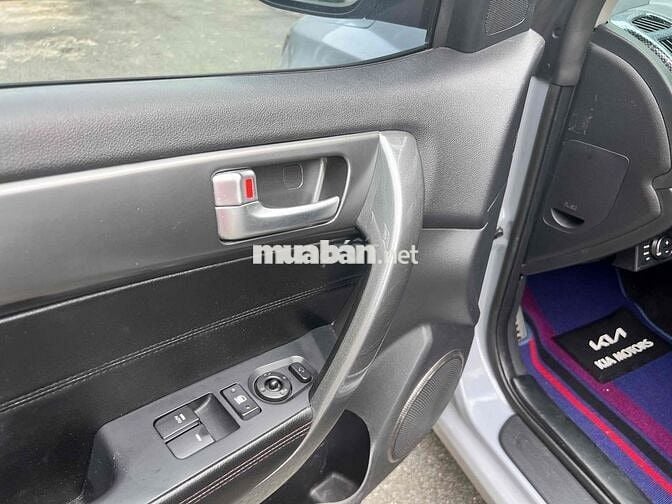 Kia Cerato Koup 2.0 AT 6 Cấp 2 cửa 5 Chỗ Rất Đẹp