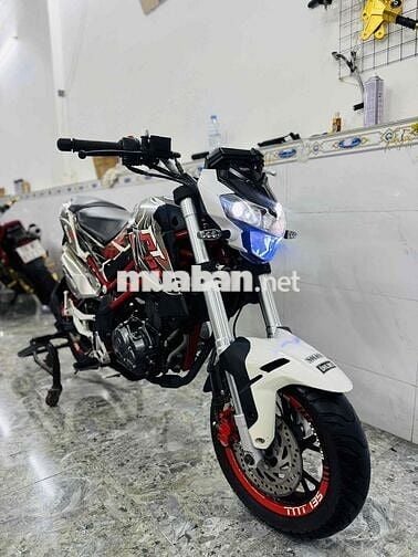 Benelli TNT125 Trắng Đỏ Đen