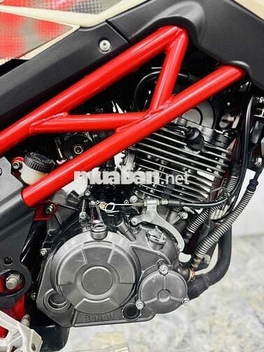 Benelli TNT125 Trắng Đỏ Đen
