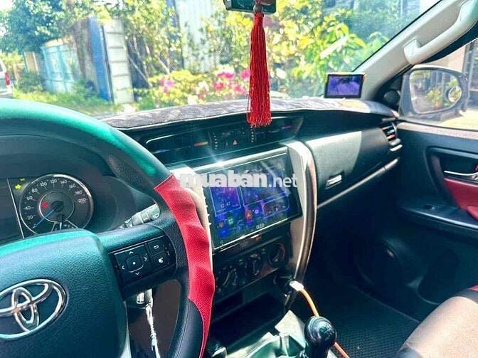 Toyota Fortuner 2017 Dầu Số sàn 68000 km Xám