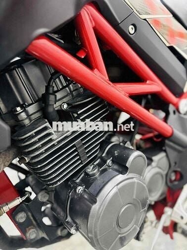 Benelli TNT125 Trắng Đỏ Đen