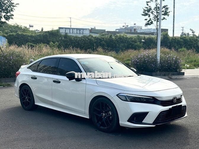 Honda Civic 2023 RS 1.5 AT - 32000 km