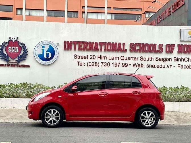 Toyota Yaris 2009 1.3 AT - 90000 km