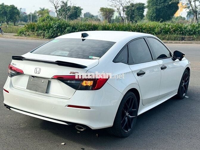 Honda Civic 2023 RS 1.5 AT - 32000 km