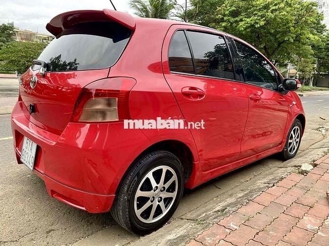 Toyota Yaris 2009 1.3 AT - 90000 km