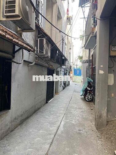 nguyên  căn 1 trệt 1 lầu,2 phòng ngủ,1 toilet