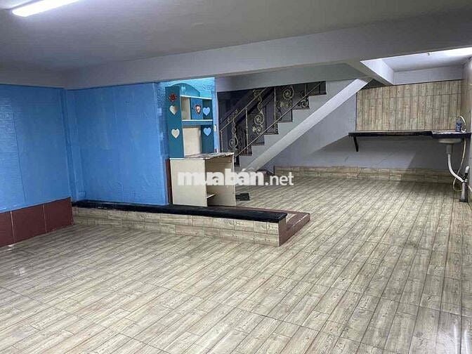 nguyên  căn 1 trệt 1 lầu,2 phòng ngủ,1 toilet