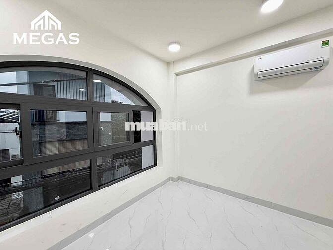 STUDIO CỬA SỔ TRỜI FULL NỘI THẤT GẦN ĐẠI HỌC VĂN LANG CƠ SỞ 3