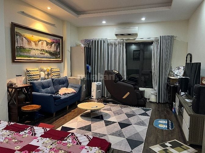 cho thuê căn hộ tầng 3, bếp ở tầng 1, đủ tiện nghi