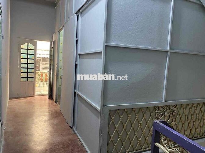 nguyên  căn 1 trệt 1 lầu,2 phòng ngủ,1 toilet