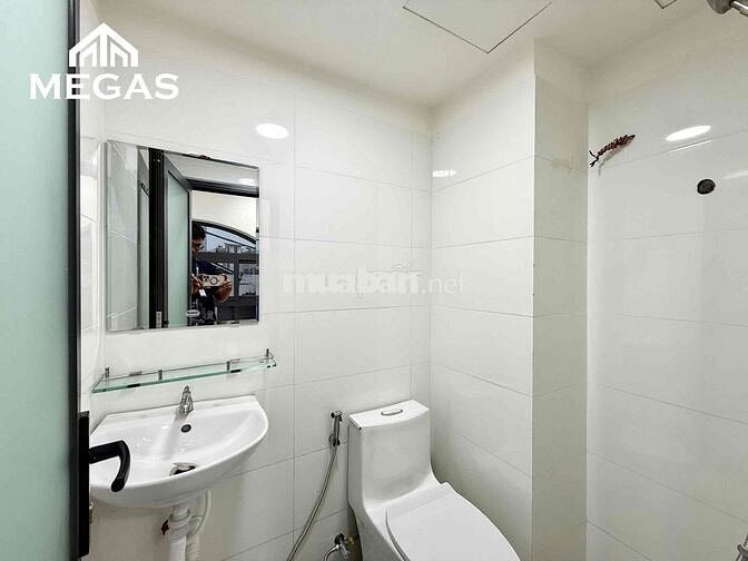 STUDIO CỬA SỔ TRỜI FULL NỘI THẤT GẦN ĐẠI HỌC VĂN LANG CƠ SỞ 3