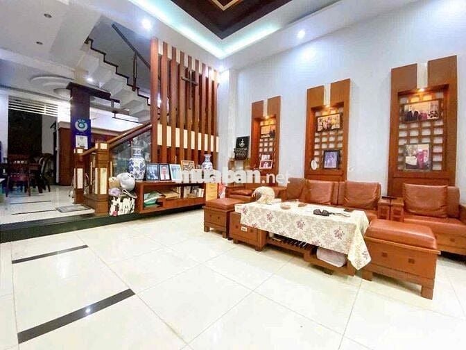 Bán nhà đẹp hẻm xe tải 5x14 4 tầng mới đẹp ở ngay, gần nhà ga T3 TSN