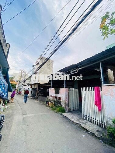 Bán gấp nhà C4 sát Mặt tiền đường số 4. DT 79.8m2, SHR,gần tuyến Metro