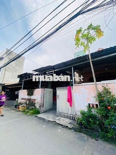 Bán gấp nhà C4 sát Mặt tiền đường số 4. DT 79.8m2, SHR,gần tuyến Metro