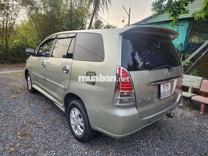 Xe Innova 2006 G - 345678 km