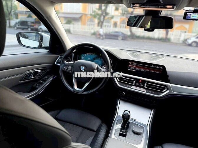 BMW 320i Sport Line 2021 30.000km Trắng