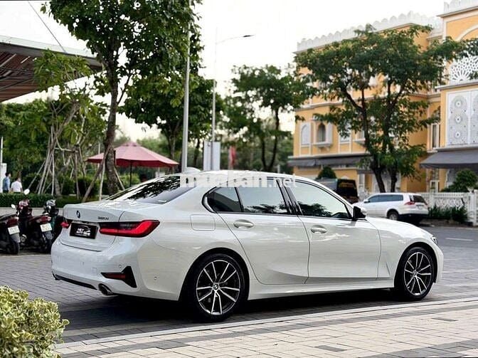 BMW 320i Sport Line 2021 30.000km Trắng