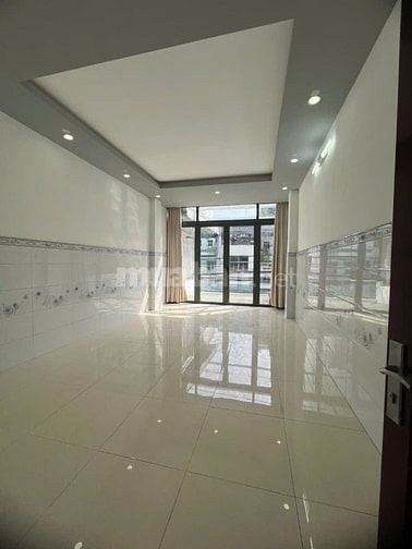 Cho thuê nhà mặt tiền kinh doanh Lạc Long Quân, Q11. Mới đẹp.