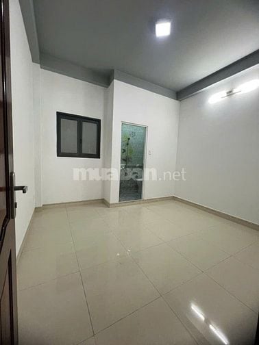 Cho thuê nhà mặt tiền kinh doanh Lạc Long Quân, Q11. Mới đẹp.