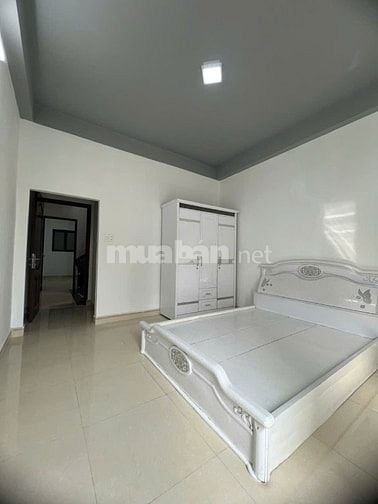 Cho thuê nhà mặt tiền kinh doanh Lạc Long Quân, Q11. Mới đẹp.