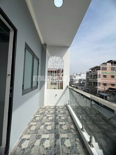 Cho thuê nhà mặt tiền kinh doanh Lạc Long Quân, Q11. Mới đẹp.